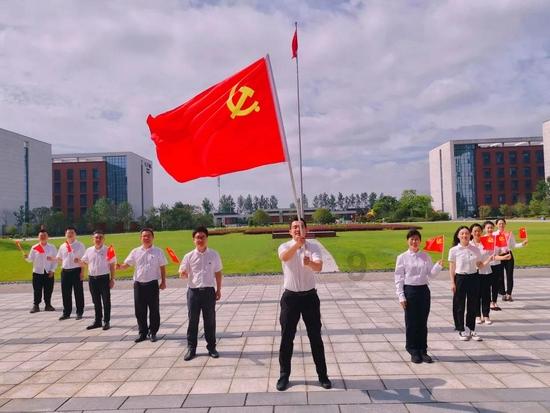 如何在打架前判断一个人是否很能打?